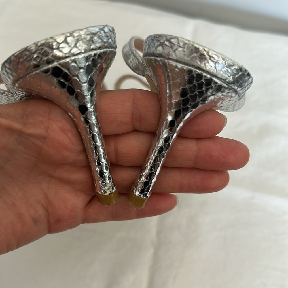 Stuart Weitzman Aleena Sandals in Silver Mini Snake Print 2.5” Heel Pumps Size 5 - Picture 11 of 16